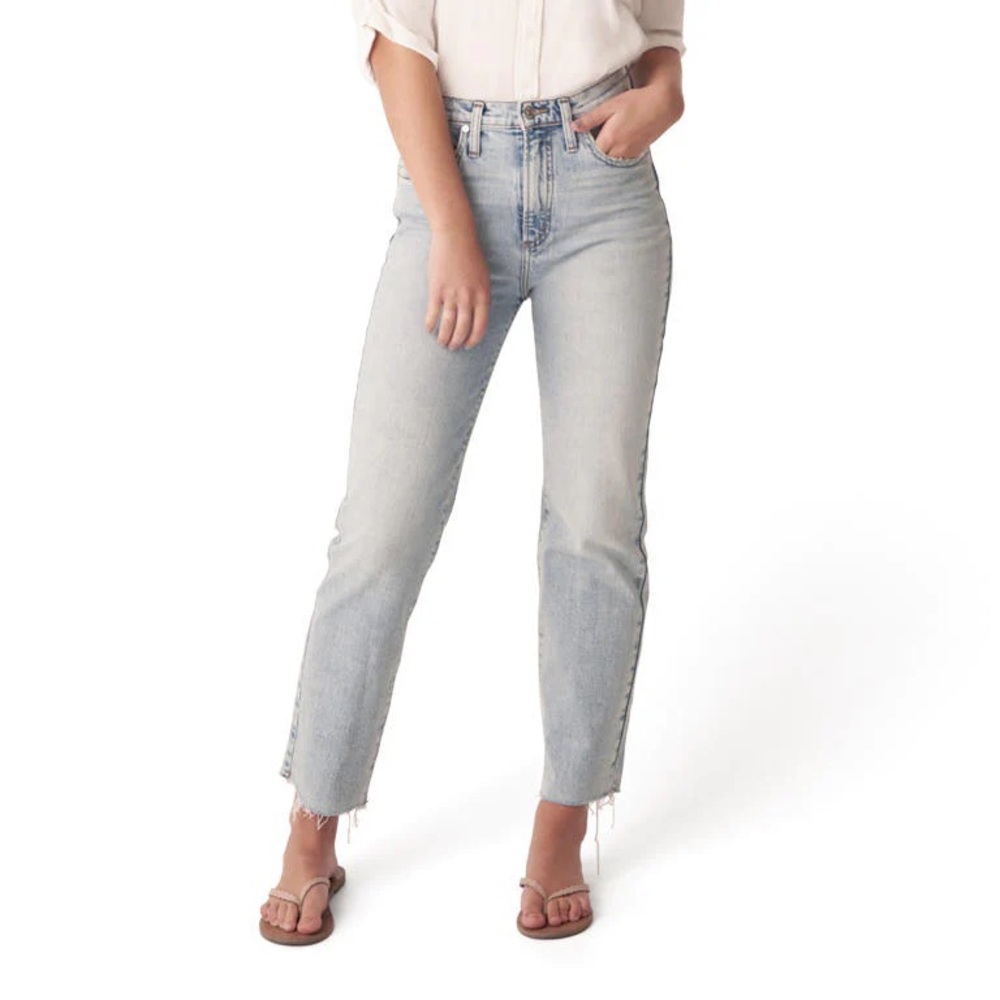 Silver Jeans | Highly Desirable Straight Light Wash Raw Hem Size 25